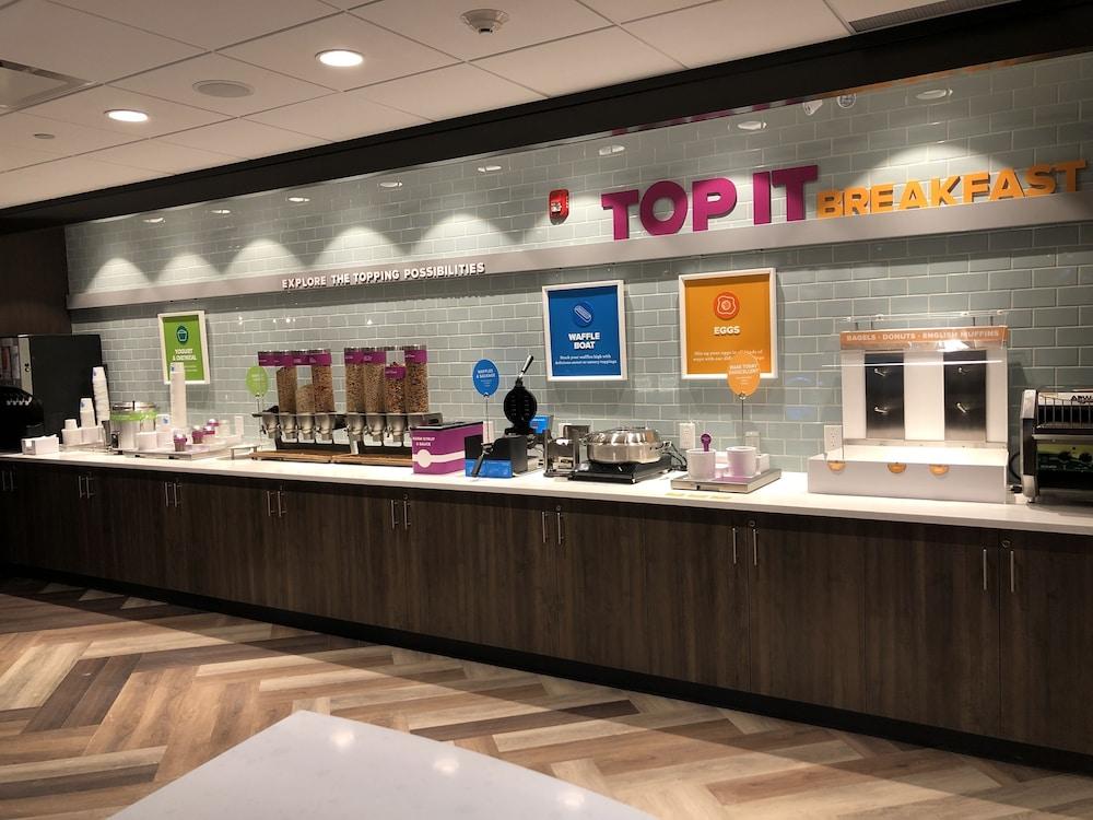 Tru By Hilton Edmonton Windermere Екстер'єр фото