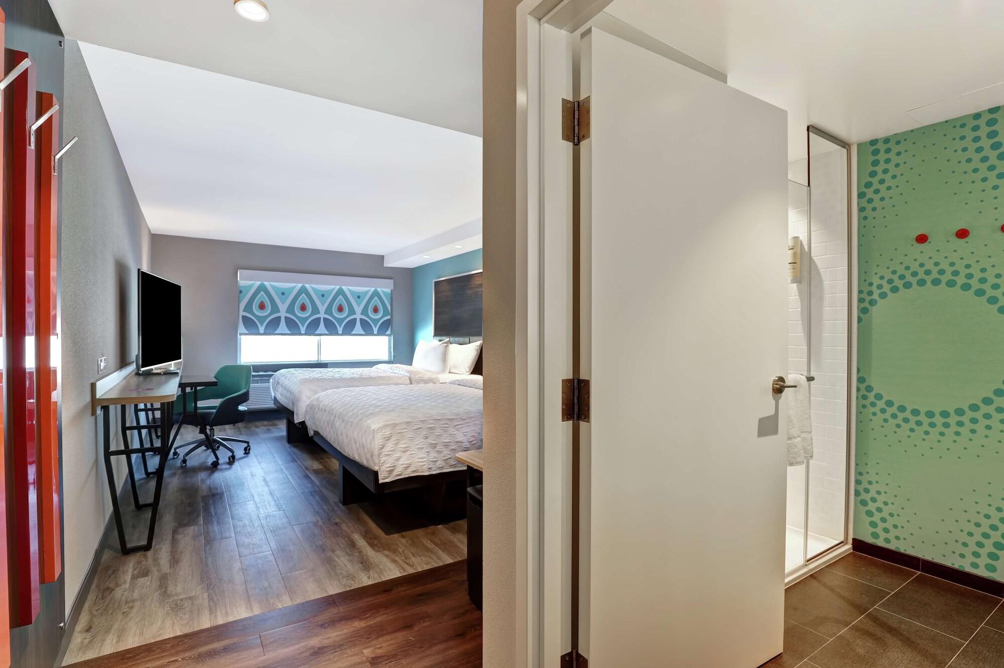 Tru By Hilton Edmonton Windermere Екстер'єр фото
