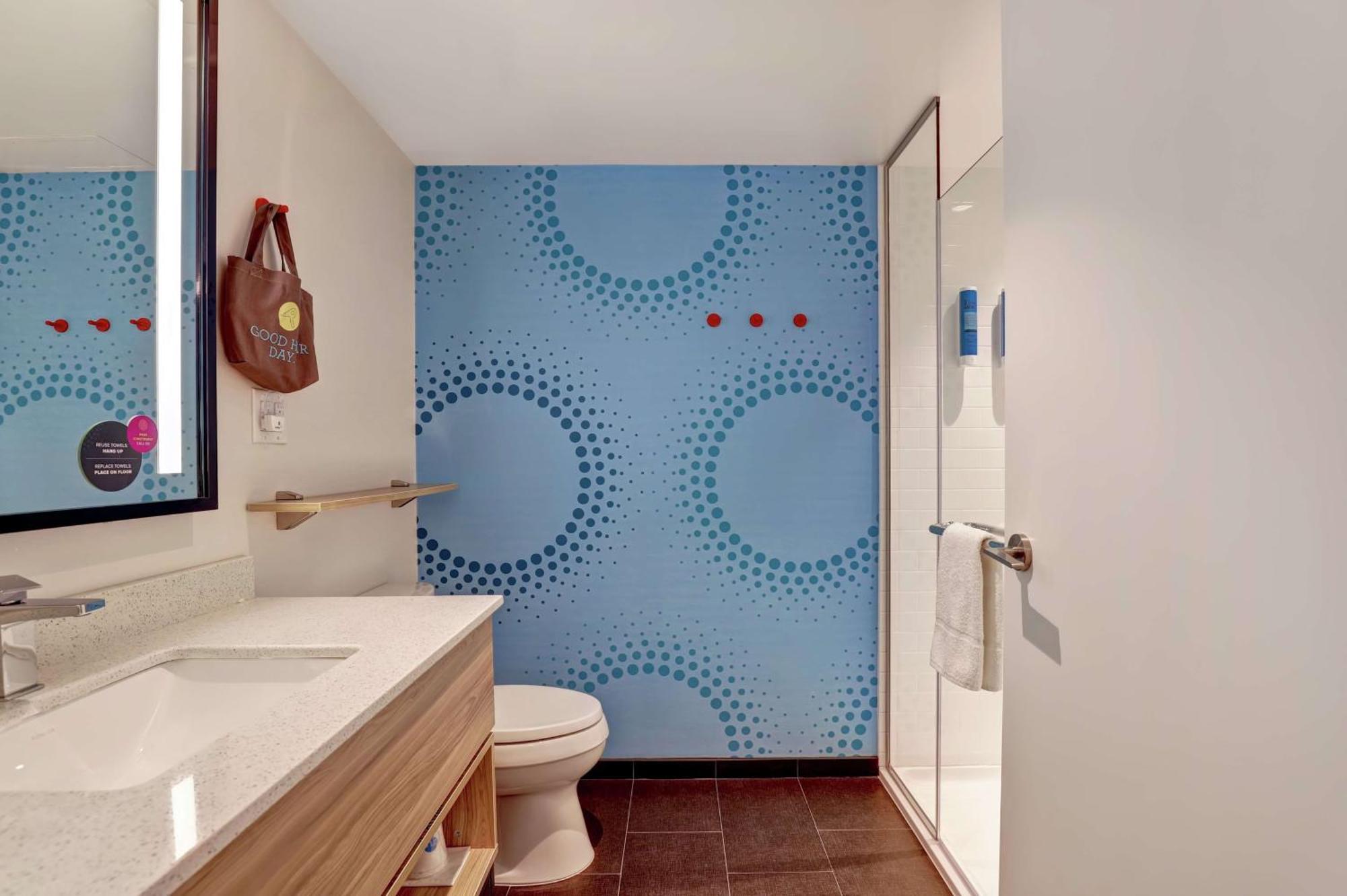 Tru By Hilton Edmonton Windermere Екстер'єр фото
