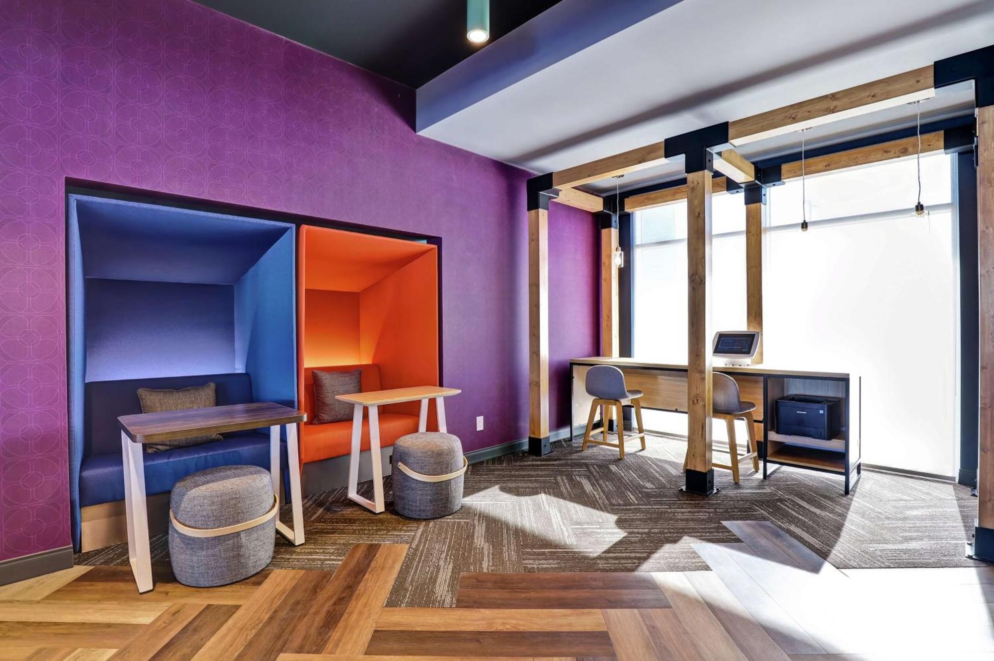 Tru By Hilton Edmonton Windermere Екстер'єр фото