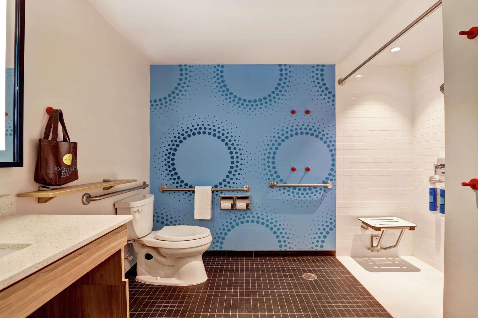 Tru By Hilton Edmonton Windermere Екстер'єр фото