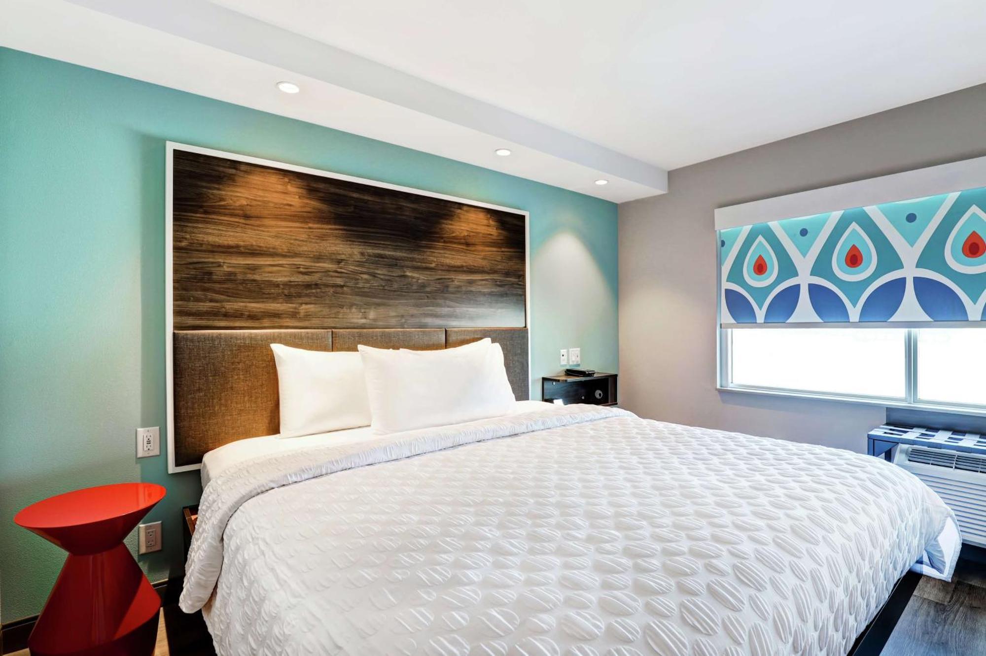Tru By Hilton Edmonton Windermere Екстер'єр фото