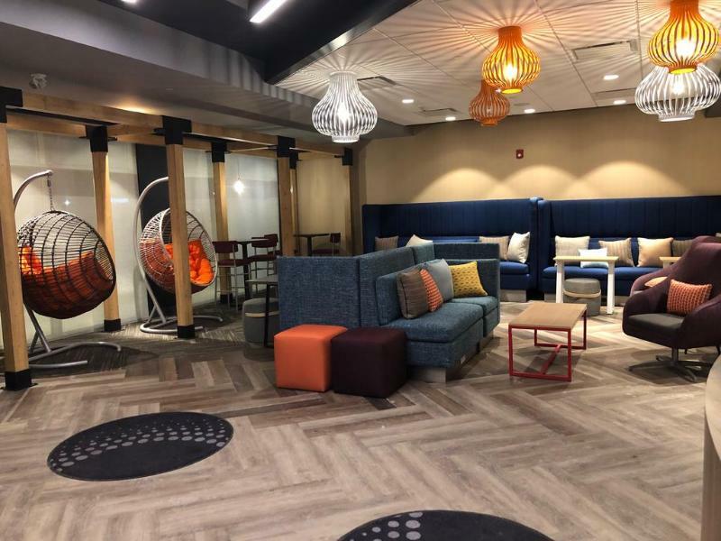 Tru By Hilton Edmonton Windermere Екстер'єр фото
